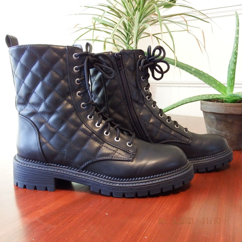 Moto Boots